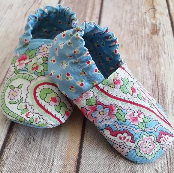 Handmade Boutique 2 pair3/6 mos. (girl) baby shoes - Picture 5 of 5